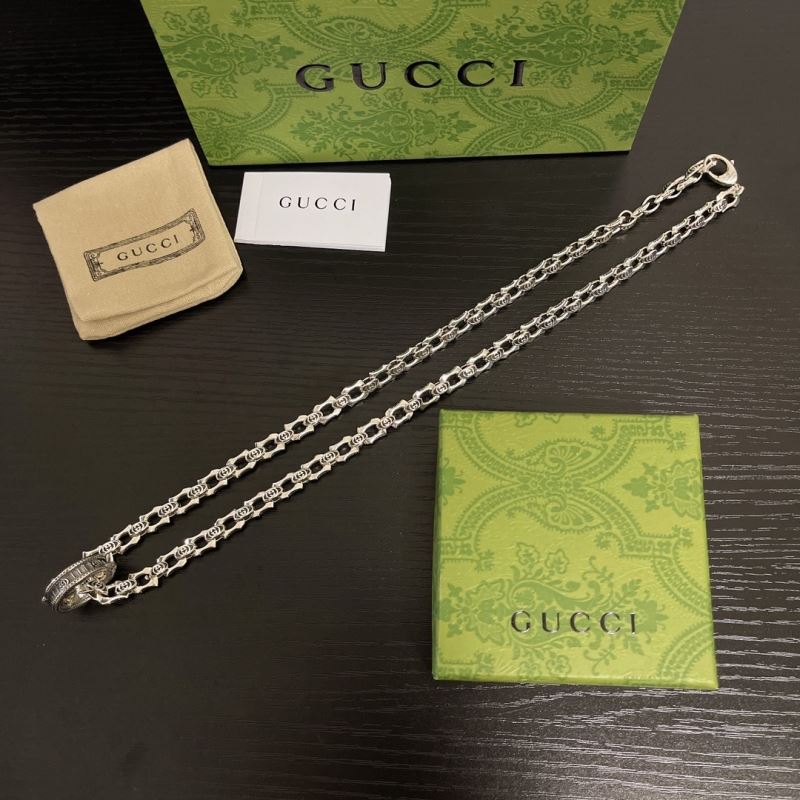 G*u*i necklaces
